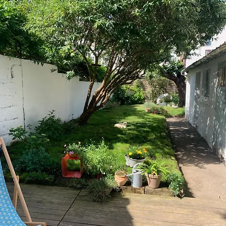 Cosy Avec Jardin, Proche Centre Et Habitación en casa particular Saint-Nazaire (Loire-Atlantique)