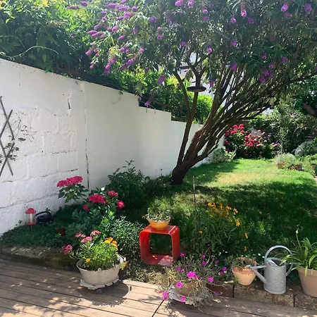 Cosy Avec Jardin, Proche Centre Et Accommodatie bij particulieren Saint-Nazaire (Loire-Atlantique)
